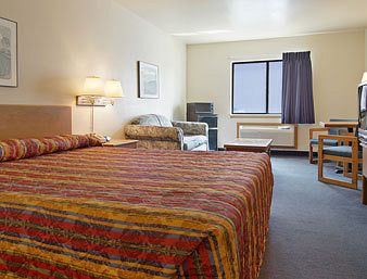 Super 8 Memphis East/Macon Cove