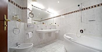 FG Royal Hotel