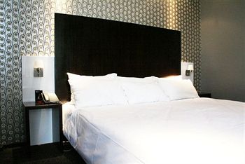 Manhattan Hotel