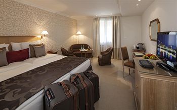 Hotel Bristol