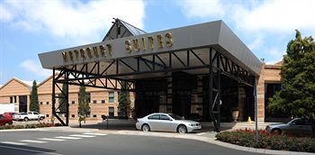 Peermont Metcourt Suites