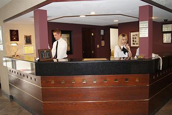Econo Lodge South