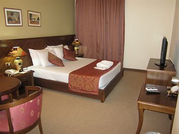 Madisson Hotel