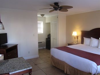 La Fiesta Ocean Inn And Suites