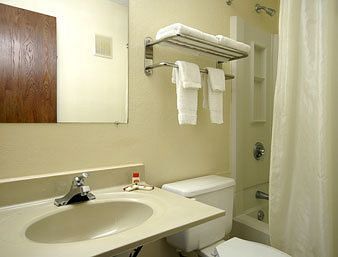 Super 8 Motel - Lafayette