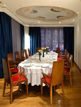 Alfonso V Hotel
