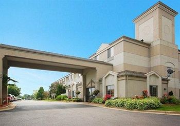 Sleep Inn & Suites - Airport