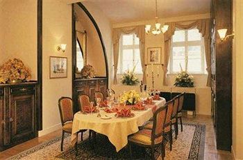 Amadeus Hotel