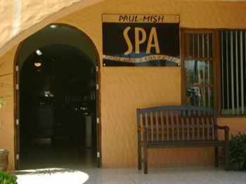 Costa De Oro Beach Hotel