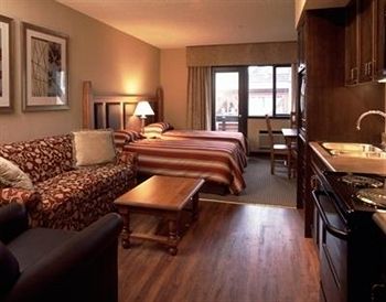 Blackcomb Lodge
