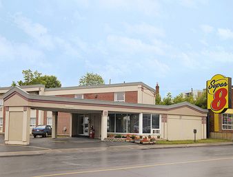 Super 8 Kingston