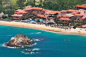 Barcelo Huatulco Beach Resort All Inclusive