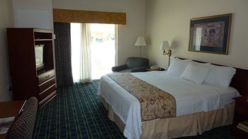 Paradise Coast Hotel & Suites