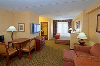 Holiday Inn Express Hotel & Suites Tempe