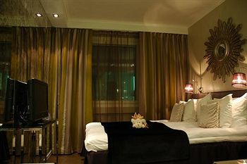 City Hotel