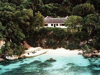 GoldenEye Hotel & Resort