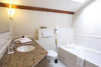 Hotel Bridges House