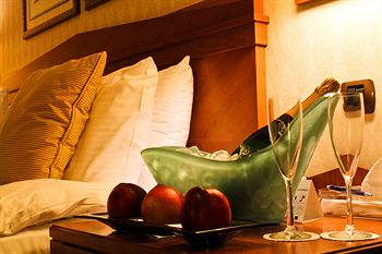 Radisson BLU Martinez Hotel, Beirut