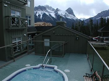 Windtower Lodge and Suites