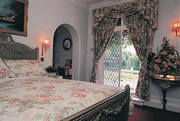 French Horn Hotel