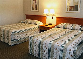 Econolodge Inn & Suites