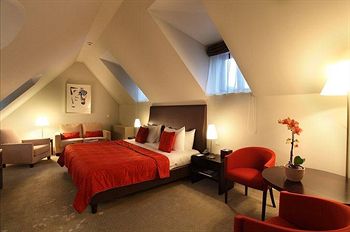 Aria Hotel