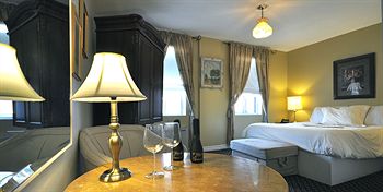 Oakville Inn