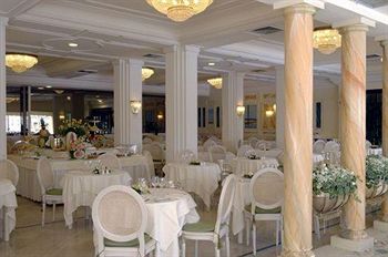 Hellenia Yachting Hotel