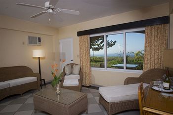 Las Olas Beach Resort