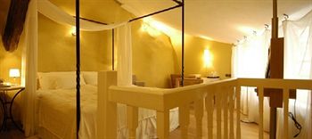 The Three Sisters Hotel