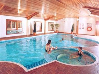 Elstead Hotel