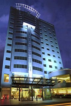 Plaza Real Suites Hotel