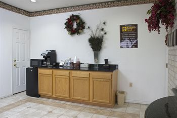 Budget Host, Hempstead Inn