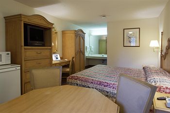 Americas Best Value Inn Columbus West