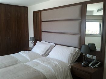 Bella Napa Bay Hotel