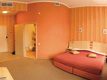 5th Corner Hotel