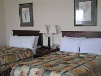 Castleberry Inn & Suites