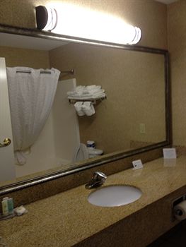 Comfort Inn & Suites I-95 - Outlet Mall