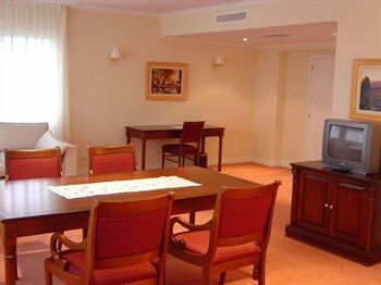 Naindo Park Hotel