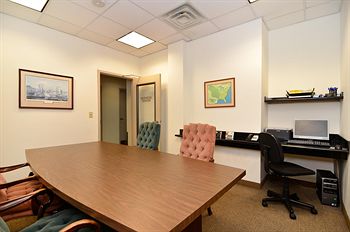 Best Western Plus St. Charles Inn