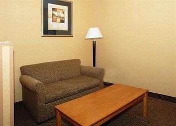 Comfort Suites Airport