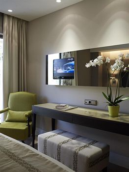 The Y Hotel