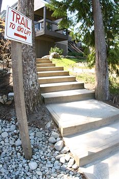 Whistler Places - Whiski Jack at Creekside