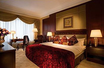 Grand Emperor Hotel