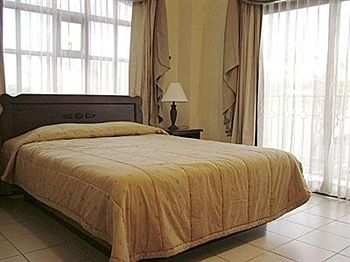 Hotel Plaza Real Apartments & Suites