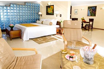 Hibiscus Beach Resort, Spa & Dive Club