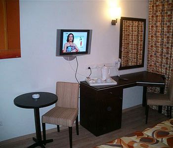 Livadhiotis City Hotel