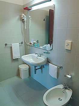 Hotel Diana & Suites