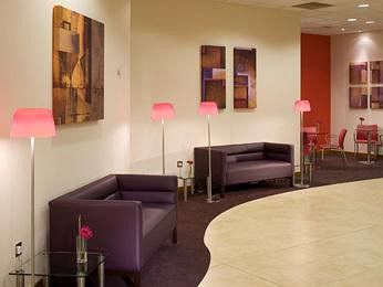 ibis Reading Centre