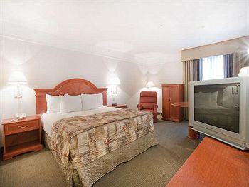 La Quinta Inn & Suites Bakersfield North